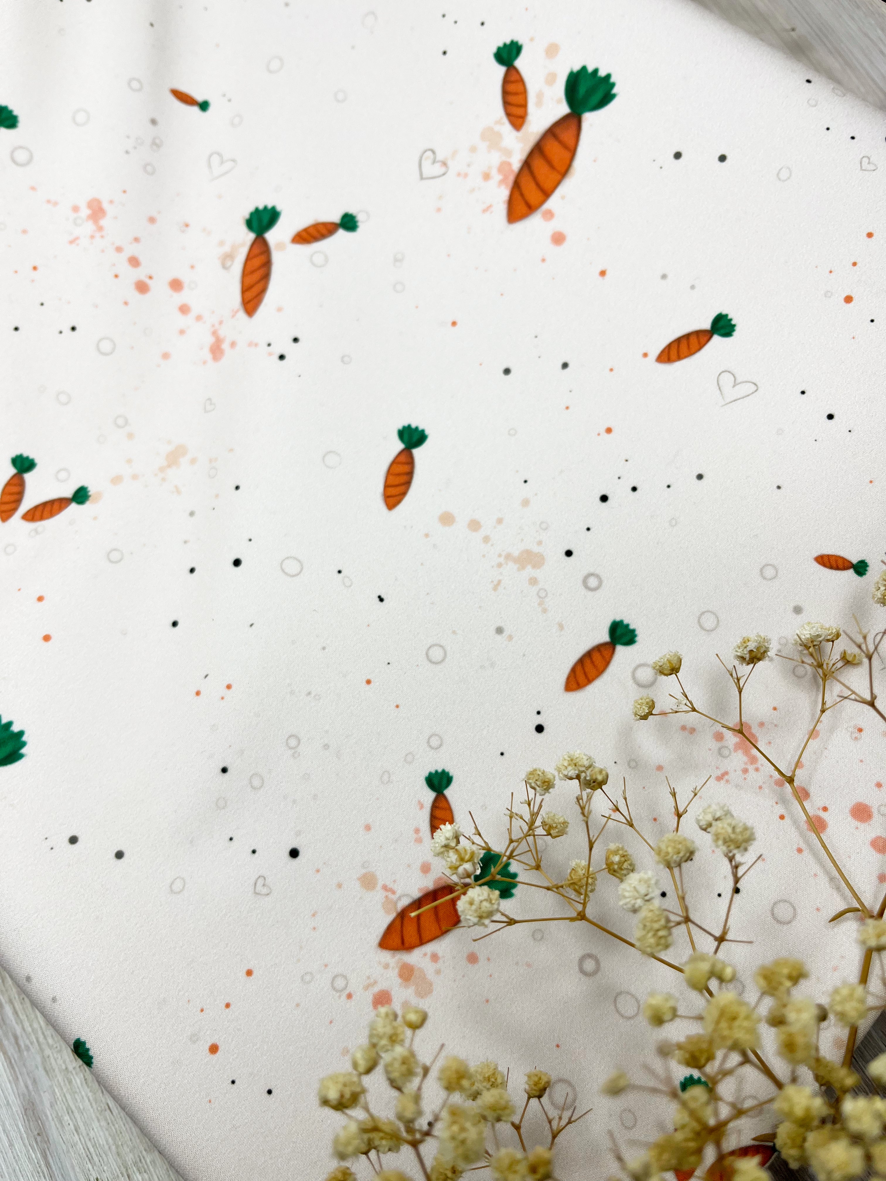 Love carrots in the heart Eigenproduktion beige